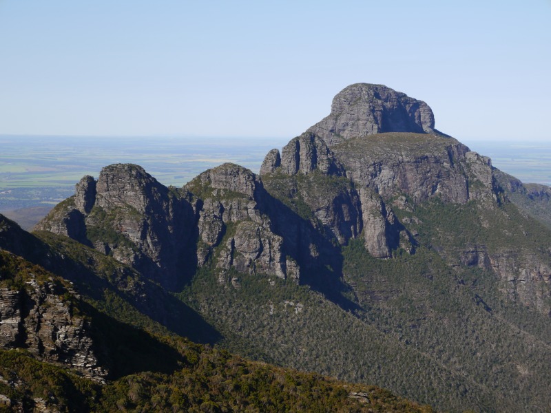 The ridge seen from the Eastern summit of Bluff Knoll